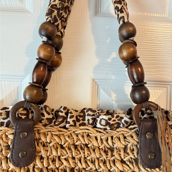Sun'N'Sand Straw Bag,Handbag,Tote:Leopard Print
Trim+Beads,Feather,Leather Charm - Picture 3 of 11